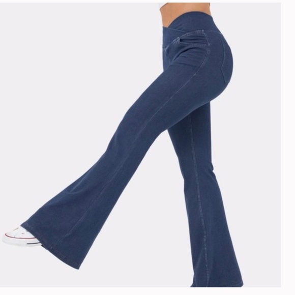 NWT HALARA Jeans High Waisted Crossover Pocket Cool Touch Washed Flare Pants L - Picture 2 of 14